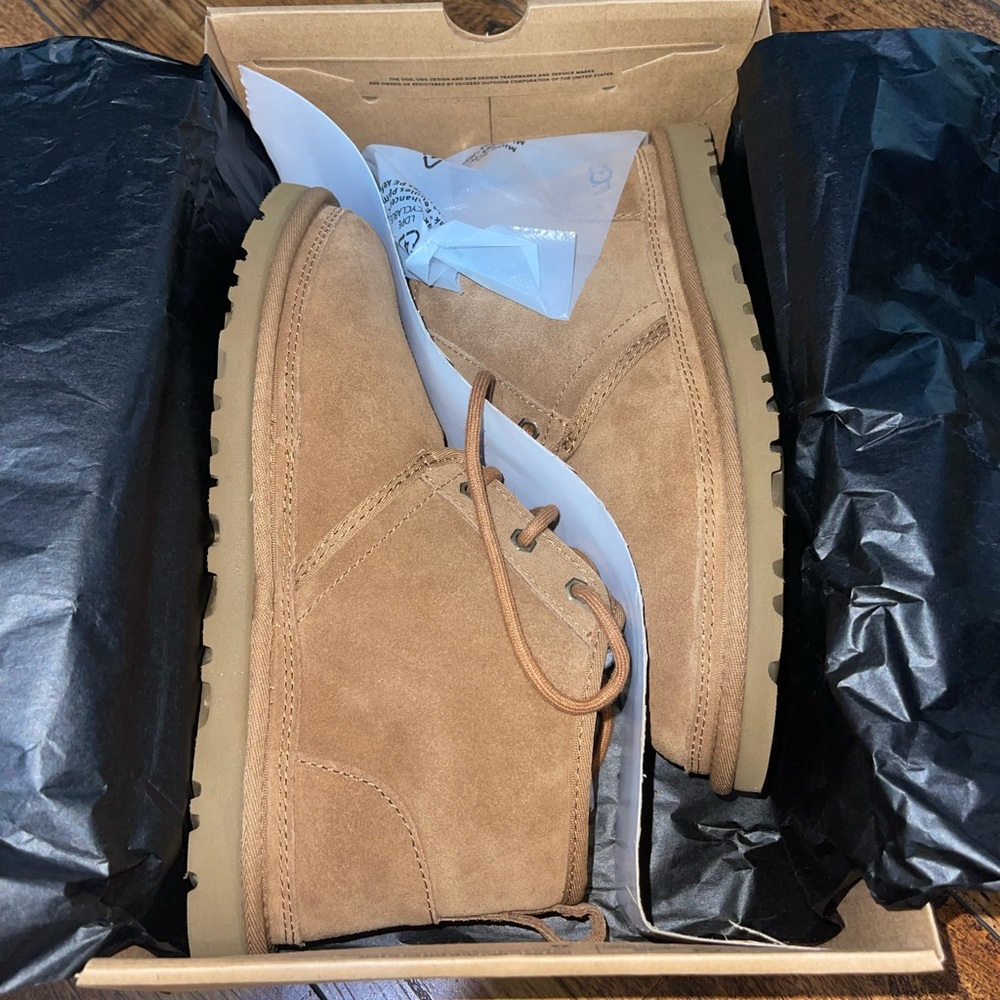 Uggs Men’s Neumel Size 8 in color Chestnut